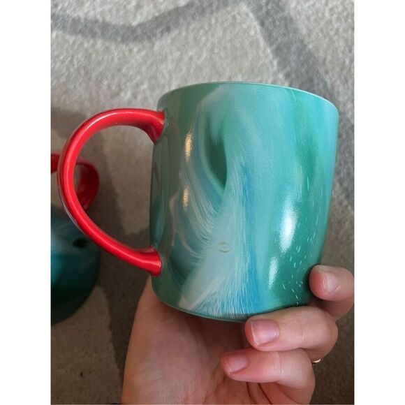 Set of 2 Starbucks 2024 Christmas Green Marbled Coffee Mug Red Handle - Picture 4 of 4